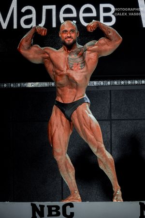 CLASSIC PHYSIQUE